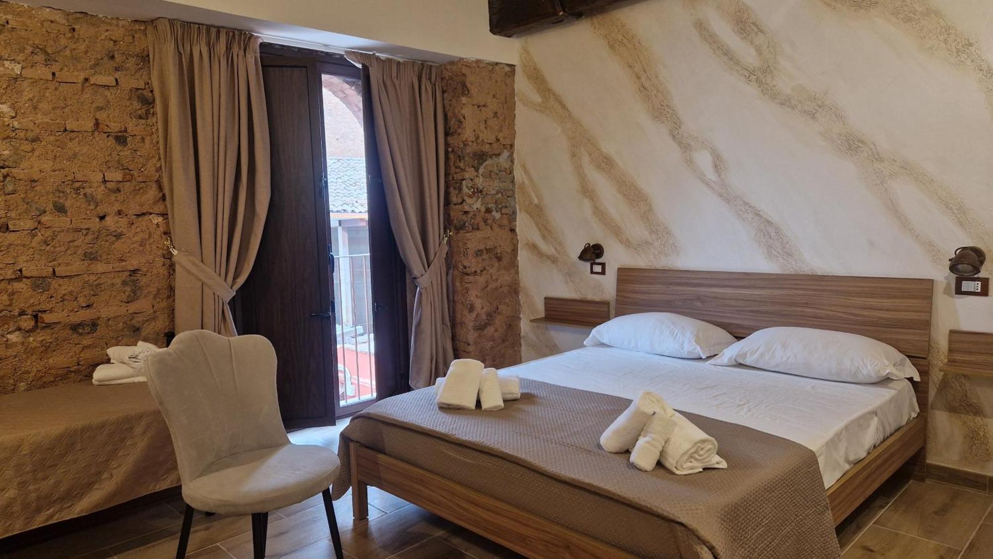 La Ciminiera Rooms Катания Экстерьер фото